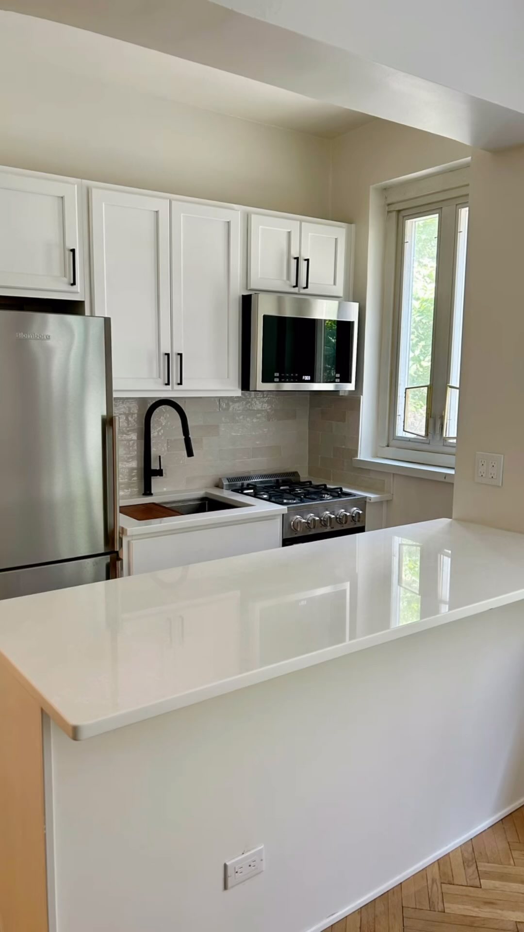 Before and after kitchen remodel recently completed on West 57th St!
.
.
#nycapartments #nycgeneralcontractor #kitchenremodel #kitchenremodeling #smallkitchendesign #smallkitchenideas #manhattanapartments #nyclifestyle