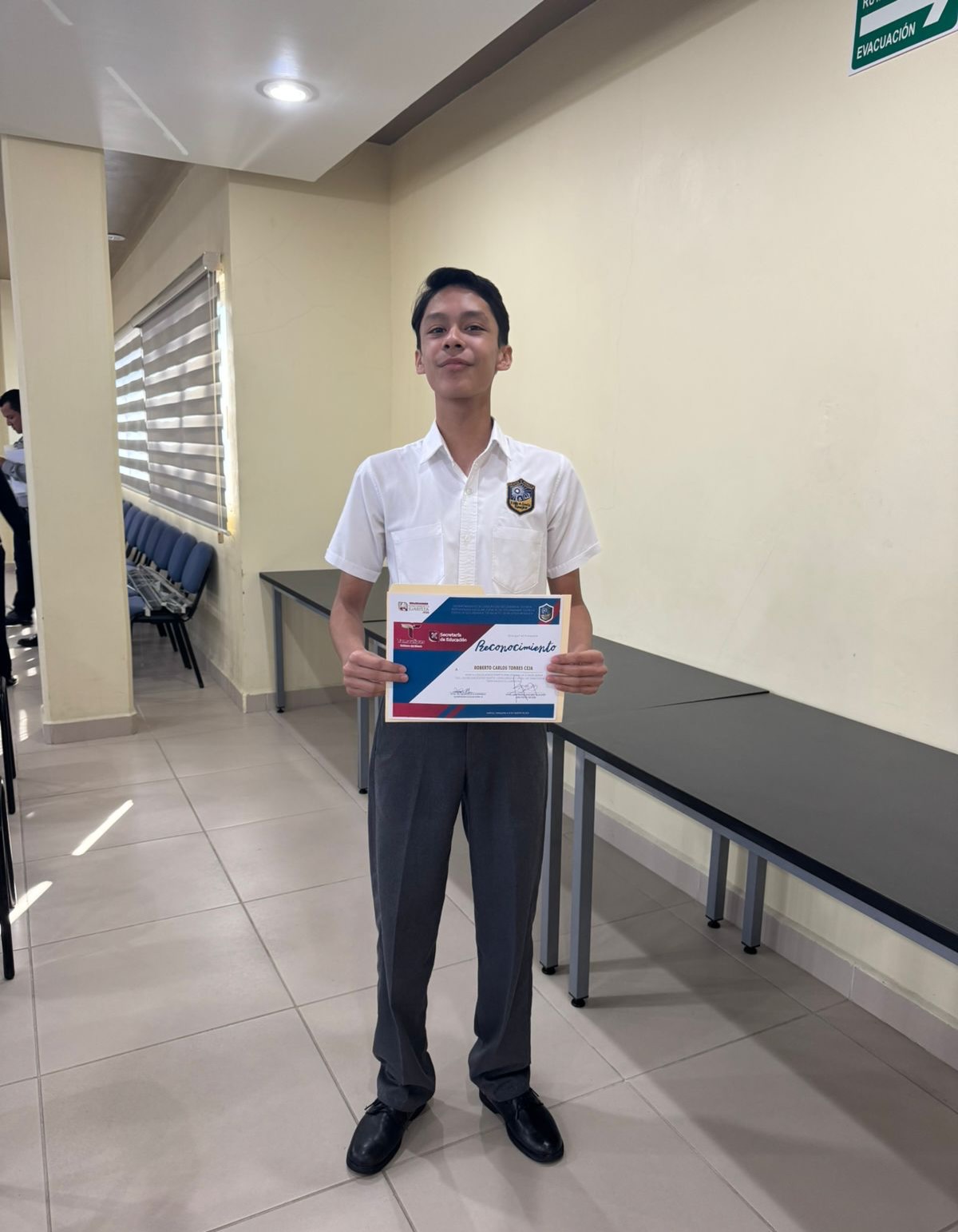 El jueves 26 de febrero se llevó a cabo el concurso de oratoria “Sentimiento Juarista” a nivel zona de las escuelas secundarias técnicas de la zona 10 de Tampico, en donde tuvimos el honor de ser sede.
Felicitamos el esfuerzo de nuestro alumno Roberto Torres Ceja que participó representando a nuestra sección.
#Secundaria #Oratoria #OrgulloFélix