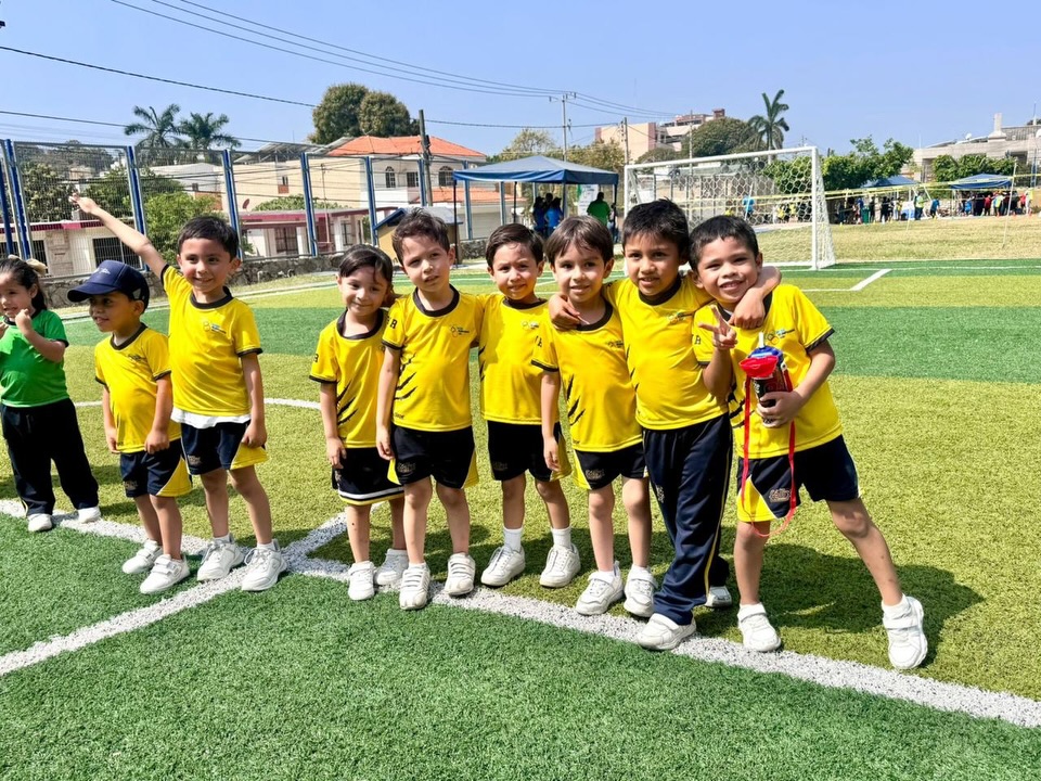 Actividad de viernes y sábado previo a la inauguración, y los puntos por continente se empiezan a mover, vamos chicos a dar su mejor esfuerzo👏🏻🤩
#MiniOlimpiadas #SomosFélix #ActividadesDeportivas #SomosLeones